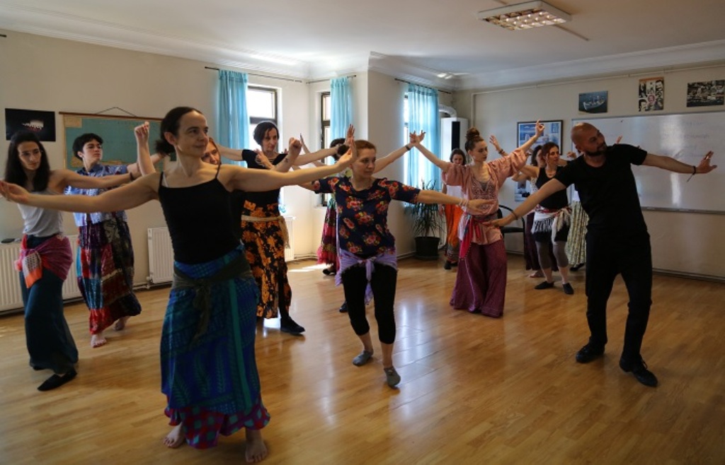 Roman Havası Dans Kursu